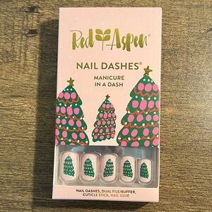 Red Aspen Nails 💅🏽 Holiday Markets, Maria 🎄